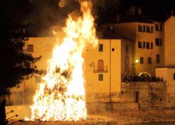 La Festa dei Falò a Rocca San Casciano - © francesco de marco / Shutterstock.com