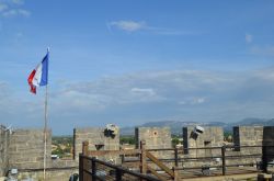 Le antiche mura di Carpentras (Provenza), la cittadina del sud della Francia.