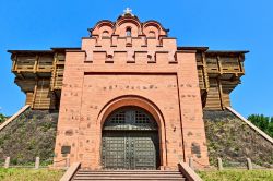 Golden gate di Kiev, Ucraina. La Porta d'Oro costruita nel 1037 rappresenta il principale ingresso della fortificazione cittadina. Smantellata nel Medioevo, lasciando poche tracce della ...