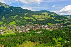 Il bel villaggio di Champery, nella Valle d'Illiez, Svizzera. E' una delle destinazioni più antiche della Svizzera.
