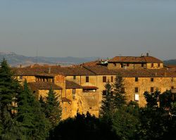 Il borgo di Chianni in Valdera, provincia di pisa (Toscana) - © Eric Perrone, CC BY 2.0, Wikipedia