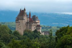 Il Castello di Menthon-Saint-Bernard in Alta Savoia, uno dei luoghi della serie Les Revenants