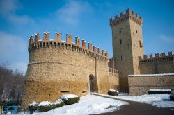 Il Castello medievale di Vigoleno, fotografato ...