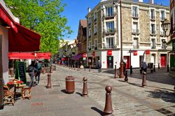 Il centro di Poissy, Francia, con locali e negozi - © Pack-Shot / Shutterstock.com