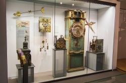 Il museo degli orologi Deutsches Uhrenmuseum a Furtwangen in Germania, Foresta Nera - © tipwam / Shutterstock.com