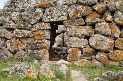 Ingresso al Nuraghe Arrubiu, uno dei più famosi della Sardegna