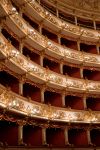 Interno del teatro Valli a Reggio Emilia, Emilia Romagna. Recentemente intitolato a Romolo Valli, il teatro municipale della città sorge in piazza Martiri del 7 Luglio, una delle aree ...