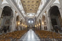 Interno della cattedrale di Città di Castello, Umbria, Italia. Dedicata ai santi Florido e Amanzio,  il principale luogo di culto cittadino fu costruito fra il VII° e il XVI° ...