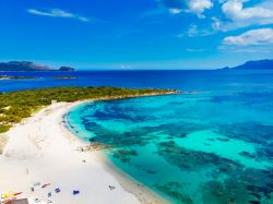 La bianca spiaggia di Bados nel nord della Sardegna, provincia di Olbia.
