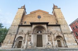 La Cattedrale romanica di Fidenza in Emilia-Romagna. Dedicata a San Donnino è una delle tappe importanti della Via Francigena