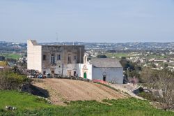 La chiesa dello Spirito Santo a Martina Franca, Puglia. Dedicata alla Trinità, questa chiesetta, un tempo cappella rupestre, è stata ricostruita nel 1598.
