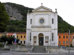 La chiesa di San Maiolo a Lumignano di Longare in Veneto - © Threecharlie, CC BY-SA 3.0, Wikipedia