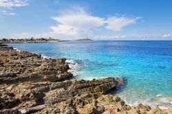 La costa nei pressi di Capo Gallo tra Isola delle Femmine e Mondello in Sicilia - © lapas77 / Shutterstock.com
