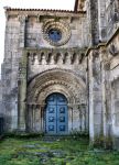 La porta romanica del monastero di Paderne, Melgaco, Portogallo.
