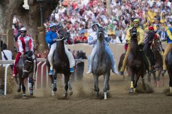 La rievocazione del Palio di Asti in Piemonte - © Stefano Guidi / Shutterstock.com