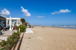 La grande spiaggia di San Benedetto del Tronto nel sud delle Marche - © Oscity / Shutterstock.com 