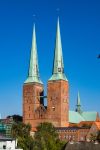 Le guglie del duomo di Lubecca, Germania. Alti 114,67 metri questi due campanili gemelli sono fra i più alti d'Europa.

