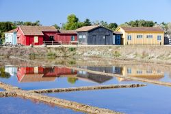 Le saline a Port des Salines, isola d'Oleron, Francia. Qui si può conoscere la storia della produzione del sale grazie anche a un museo in cui sono esposti antichi strumenti e utensili ...