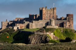 Lo spettacolare Castello di Lancillotto a Bamburgh in Inghilterra - © Philip Bird LRPS CPAGB / Shutterstock.com