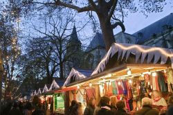 Mercatini di Natale a Place Saint-Germain des Prés - © Paris Tourist Office - Photographer : Marc Bertrand 