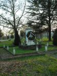 Monumento ai caduti di Rovereto, COmune di  Ostellato (Ferrara) - © Threecharlie, CC BY-SA 4.0, Wikipedia