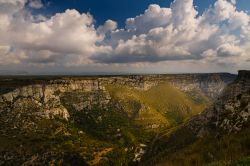 nuvole su canyon di Cassibile in Sicilia, Riserva di Cavagrande