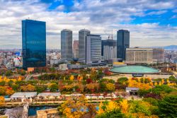 Panorama di Osaka dall'altura del castello, Giappone.

