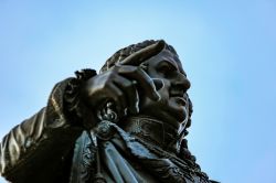 Particolare della statua di Stanislas Leszczynski a Nancy, Francia: fu un nobile polacco, divenuto re di Polonia e granduca di Lituania.
