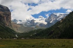 Pian di Verra, nella Valle di Ayas e il massiccio del Monte Rosa in Valle d'Aosta