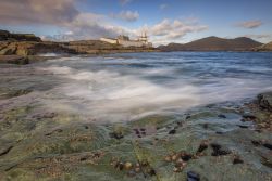 Una pittoresca immagine del faro di Valentia Island, Irlanda.
