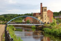 Ponte pedonale sul fiume Don a Sheffield, Yorkshire, Inghilterra.

