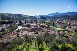 Pontremoli vista dal castello del Piagnaro, Toscana. L'edificio ospita il Museo delle Statue Stele Lunigianesi aperto al pubblico nel 1975.
