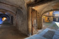 Portici nel centro di Saluzzo in Piemonte