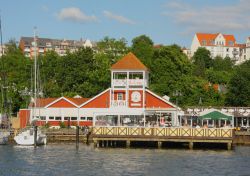 Flensburg si sviluppa attorno al suo porto, che si trova in un fiordo (il Flensburger Förde) del Mar Baltico - © Kev Gregory / Shutterstock.com