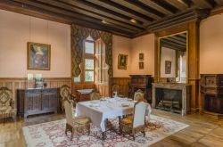 La grande sala interna del Castello Azay-le-Rideau, ...