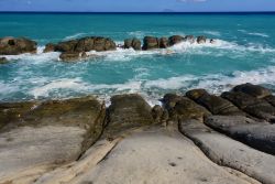 Scogli e rocce vicino a Capo d'Orlando in Sicilia.