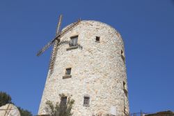 Un mulino nella cittadina di Javea, Spagna. Assieme ad altri veniva utilizzato nel corso del XVIII° secolo per trasformare il grano in farina.
