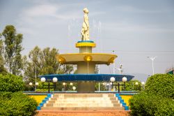 Una fontana sulle colline di Kigali, Ruanda (Africa) - © Stephanie Braconnier / Shutterstock.com