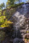 Una piccola cascata nei pressi di Valpelline, Valle d'Aosta, al confine con la Svizzera.

