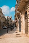 Una via del centro storico di Palo del Colle in provincia di Bari in Puglia - © lovefranco / Shutterstock.com