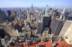 Uno dei panorami più belli di New York CIty; la Grande Mela dall'alto dal Rockefeller Center, Top of the Rock - © Steven Bostock / Shutterstock.com