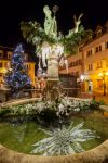 Uno scorcio by night del borgo di Thann decorato in occasione del Natale, Alsazia (Francia) - © Guillaume FREY / Shutterstock.com