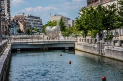 Uno scorcio della città francese di Troyes, capoluogo del dipartimento dell'Aube. Qui sono ancora presenti molte case a graticcio del XVI° secolo - © Kiev.Victor / Shutterstock.com ...