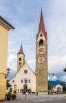 Veduta della chiesa di San Lorenzo di Sebato, Trentino Alto Adige, in una giornata nuvolosa - © milosk50 / Shutterstock.com