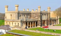 Veduta panoramica del castello di Lincoln, Inghilterra. Uno dei meglio conservati del paese, è utilizzato come prigione e sede di corte di giustizia - © Lucian Milasan / Shutterstock.com ...