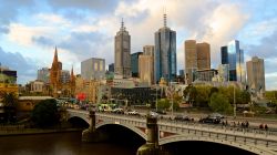 Veduta panoramica della città di Melbourne, Australia. Capitale dello stato di Victoria, Melbourne è un indiscusso centro culturale internazionale.
