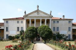 Villa Piovene a Lugo di Vicenza nel Veneto - © Marcok - CC BY-SA 3.0, Wilipedia
