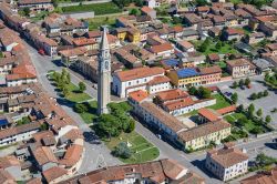 Vista aerea di Codroipo nella pianura del Friuli Venezia Giulia