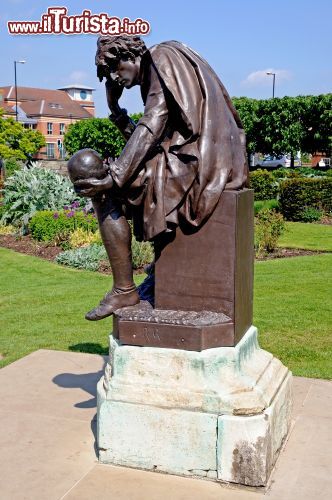 Immagine Shakespeare Memorial a Stratford-upon-Avon, Inghilterra - © Arena Photo UK / Shutterstock.com