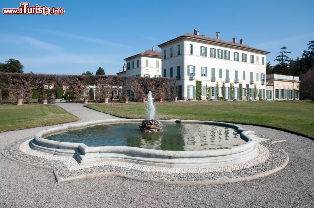 Immagine Villa Orrigoni Menafoglio Litta Panza a Biumo Superiore, Varese, Lombardia. A volerla nella metà del XVIII° secolo fu il marchese Paolo Antonio Menafoglio.